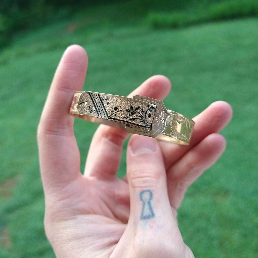 1900's Antique Etched Children's Bangle Bracelet
